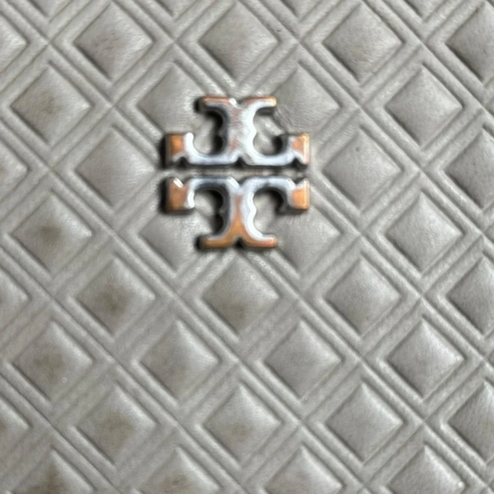Tory Burch taupe leather zip around wristlet